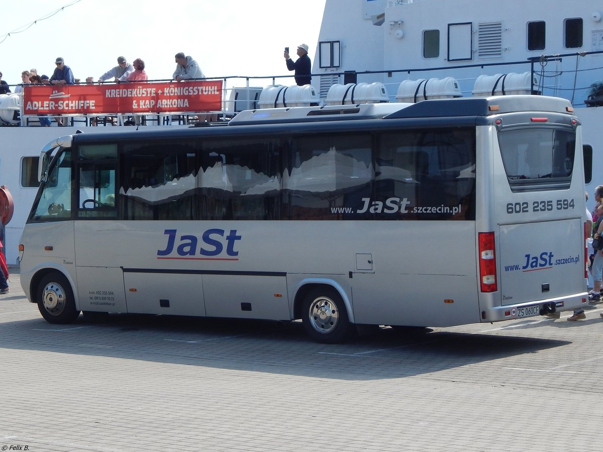 Mercedes Destino von Jast aus Polen im Stadthafen Sassnitz.