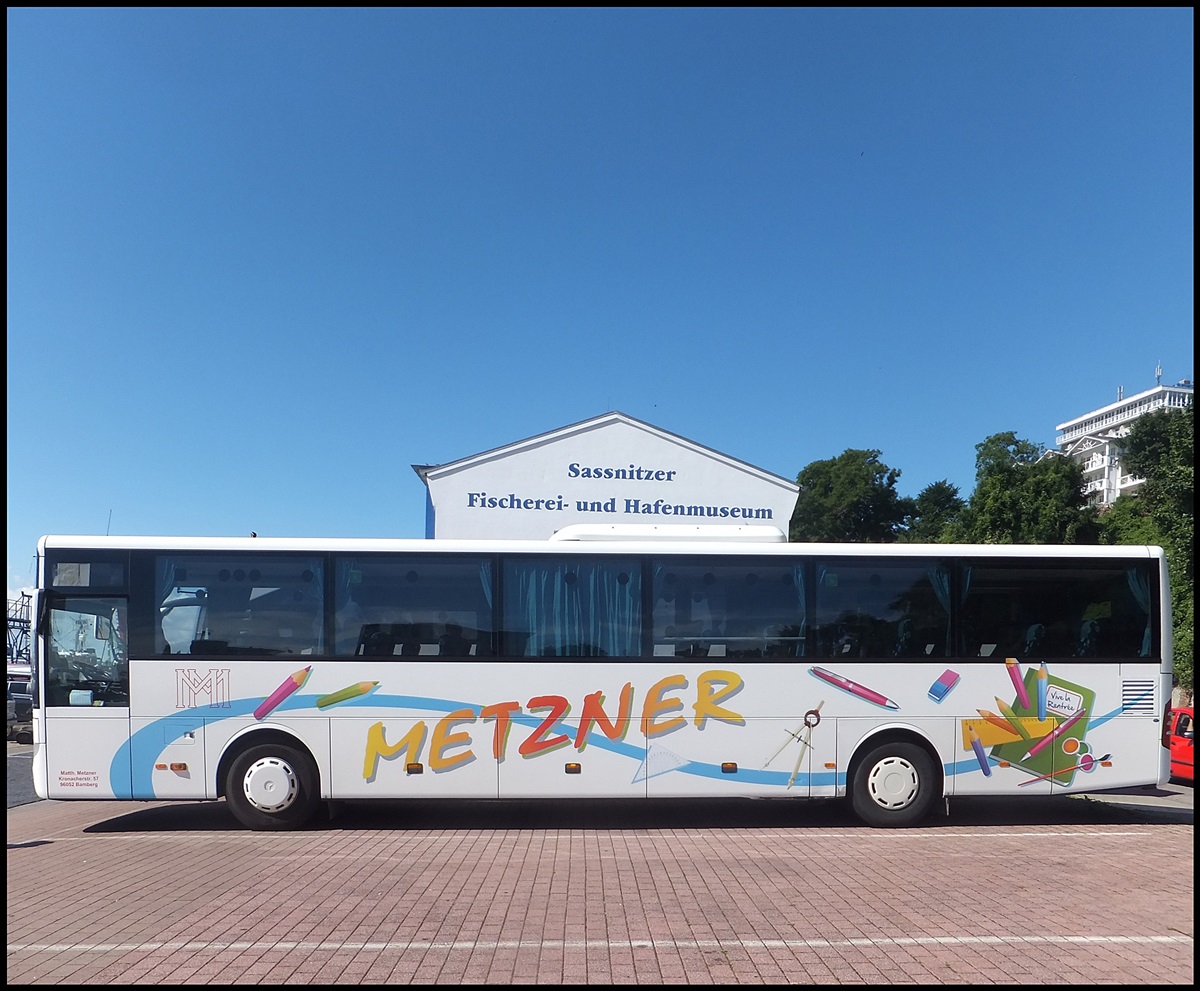 Mercedes Integro von Metzner aus Deutschland im Stadthafen Sassnitz.