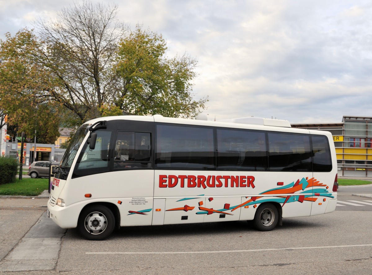 Mercedes Medio von Edtbrustner Reisen aus sterreich am 20.9.2014 in Krems.