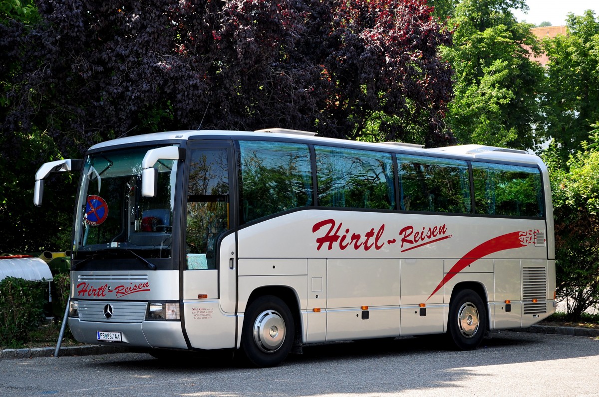 Mercedes O 404 von Hirtl Reisen aus sterreich in Krems gesehen.