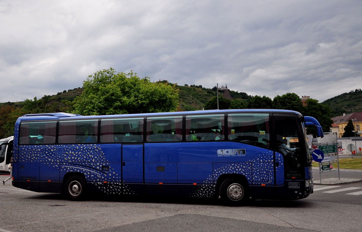 Mercedes O 404 von Kuti Reisen aus Ungarn im Juni 2015 in Krems.