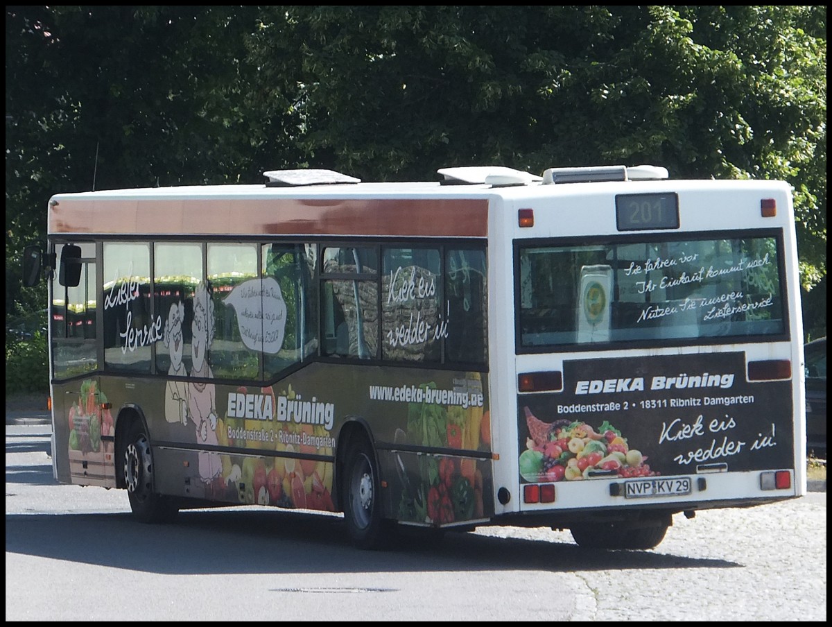 Mercedes O 405 der Kraftverkehrsgesellschaft mbH Ribnitz-Damgarten in Ribnitz-Damgarten.