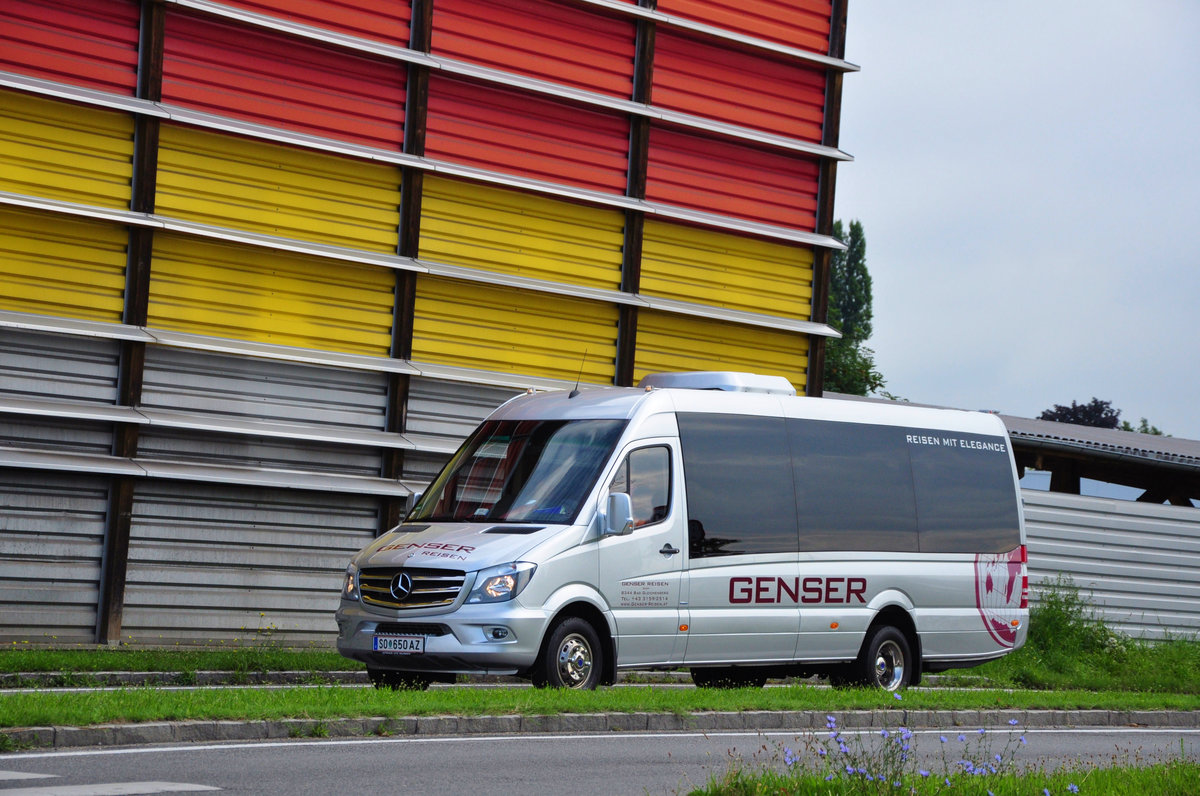 Mercedes Sprinter 519 von Genser Reisen aus sterreich in Krems gesehen.