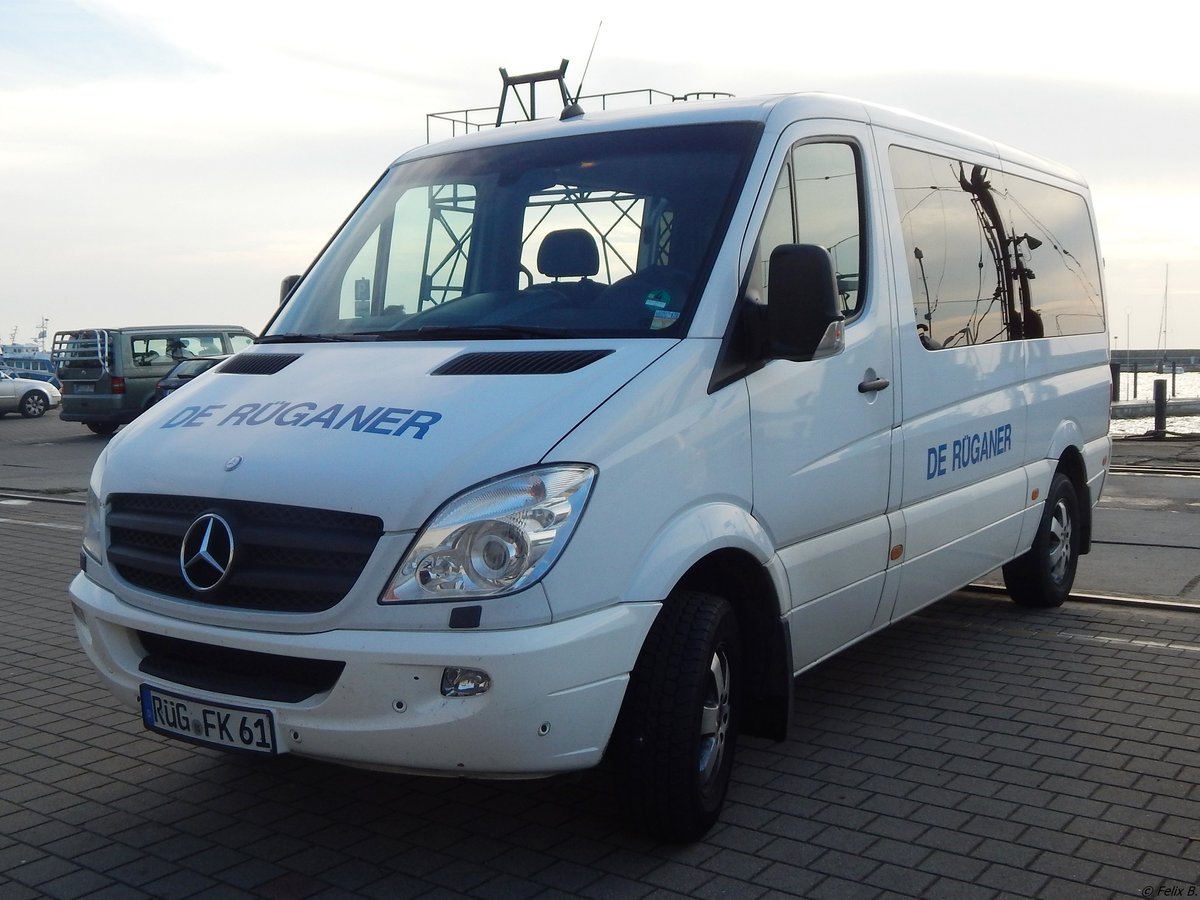 Mercedes Sprinter von De Rüganer aus Deutschland im Stadthafen Sassnitz.