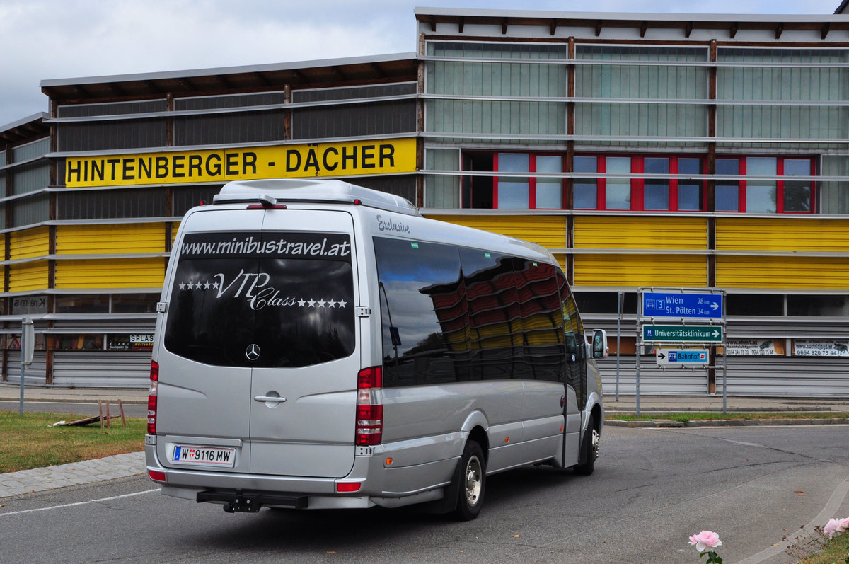 Mercedes Sprinter von  Minibustravel  aus Wien in Krems.