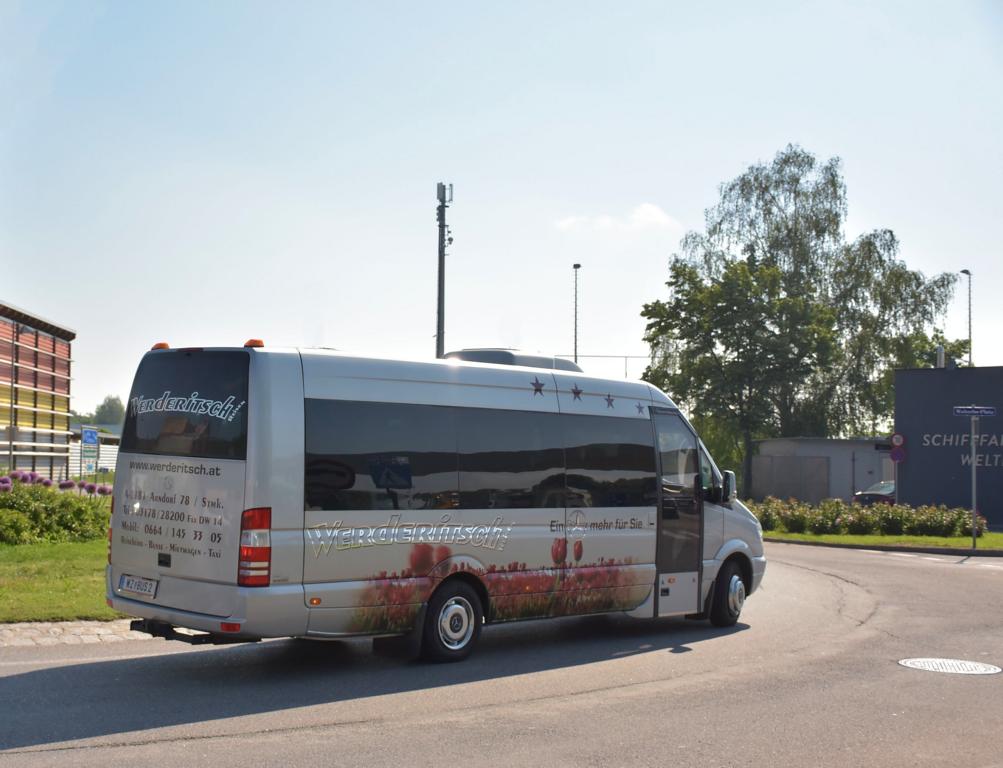 Mercedes Sprinter von Werderitsch Reisen aus sterreich 2018 in Krems gesehen.