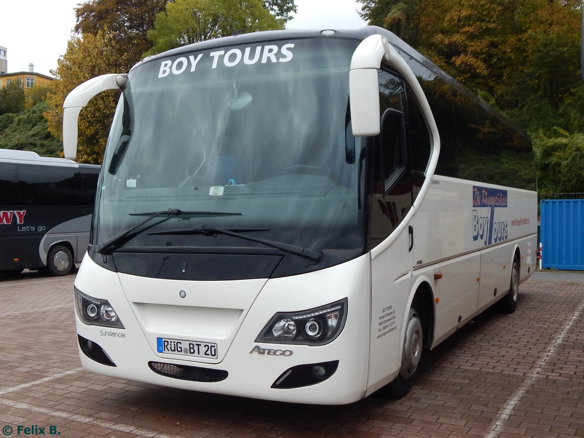 Mercedes Sundancer von BoyTours aus Deutschland im Stadthafen Sassnitz. 