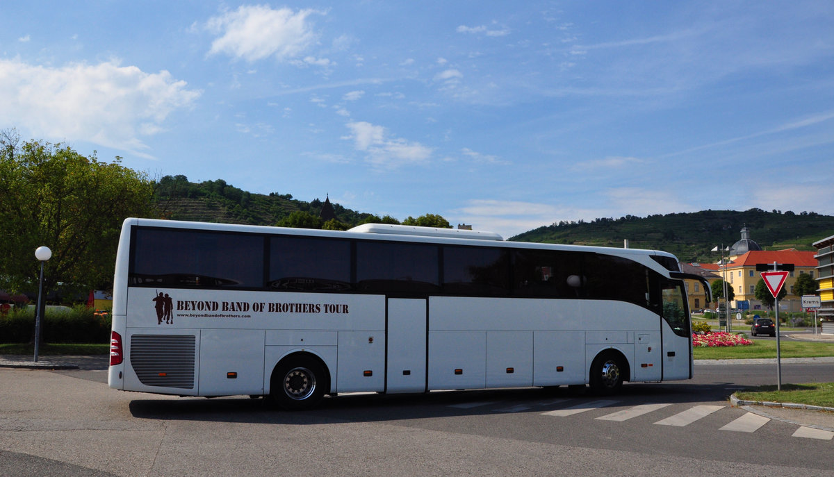 Mercedes Tourismo aus Ungarn in Krems gesehen.