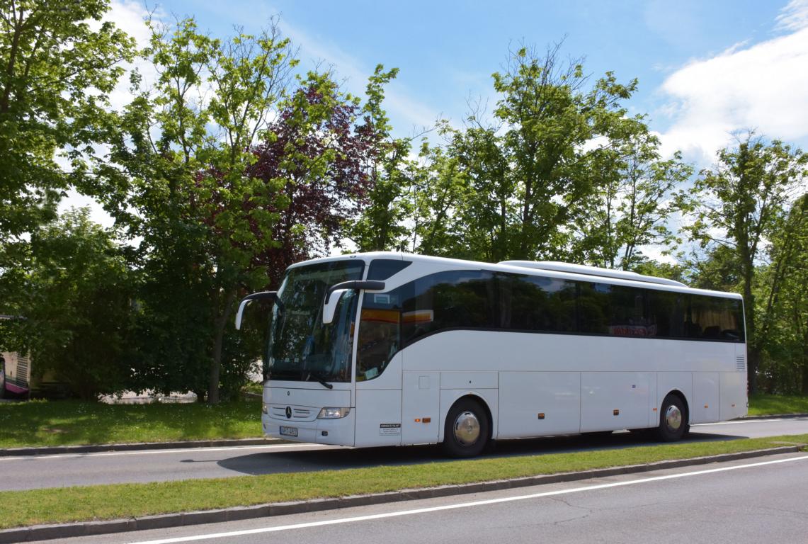 Mercedes Tourismo aus Ungarn in Krems.