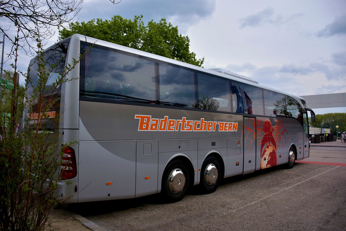 Mercedes Tourismo von Badertscher Reisen aus der CH in Krems.