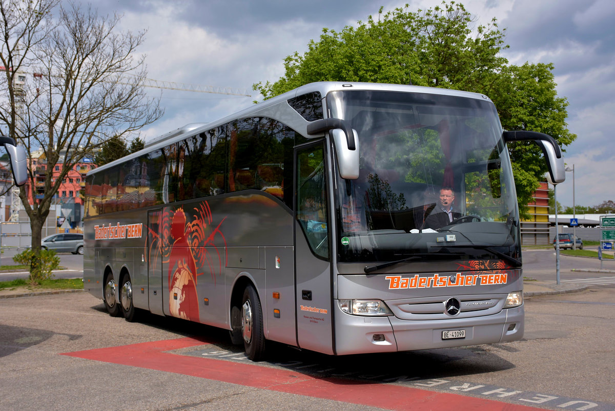 Mercedes Tourismo von Badertscher Reisen aus der CH in Krems.