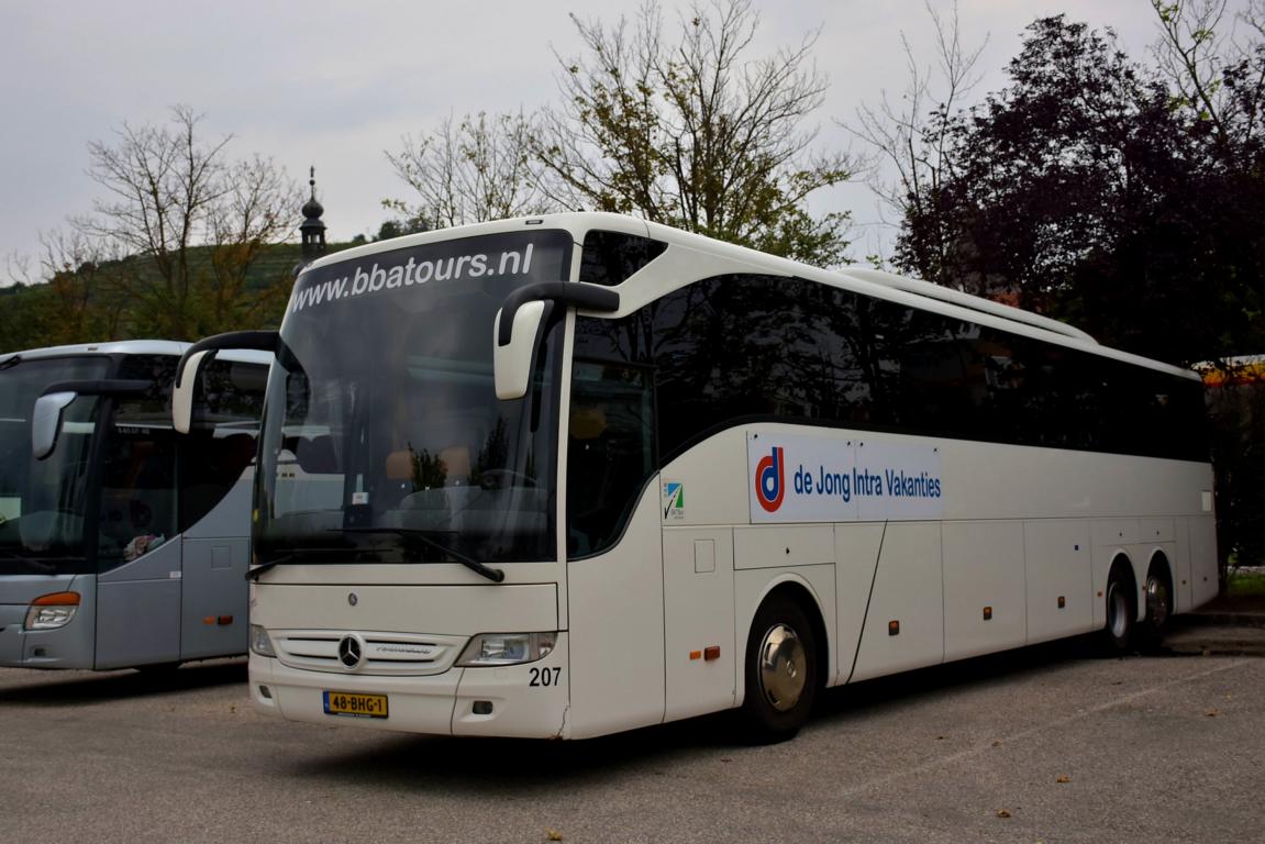 Mercedes Tourismo von bbatours aus den NL 2018 in Krems.