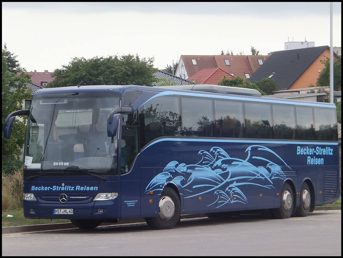 Mercedes Tourismo von Becker-Strelitz aus Deutschland in Bergen. 