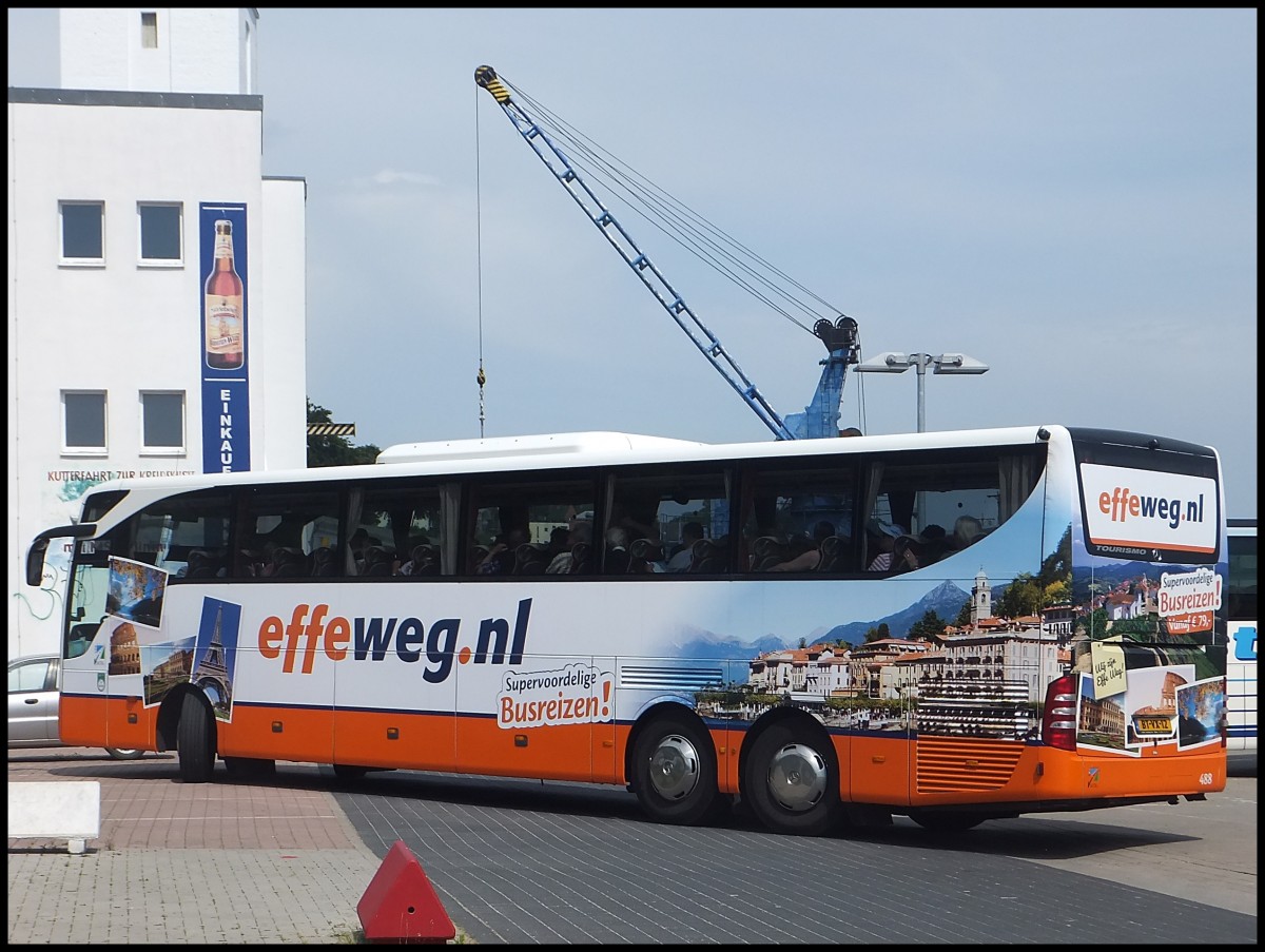 Mercedes Tourismo von effeweg.nl aus den Niederlanden im Stadthafen Sassnitz.