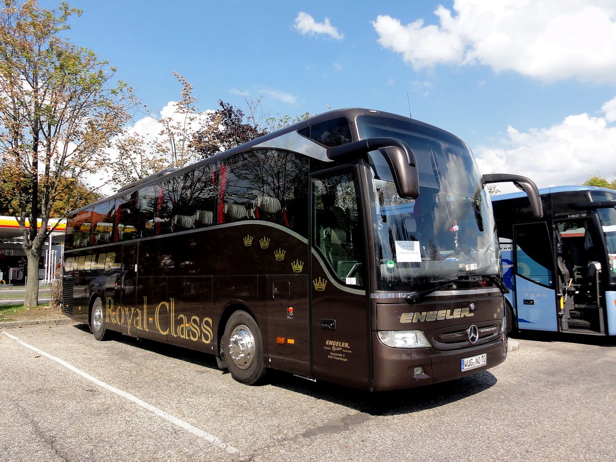 Mercedes Tourismo von Engeler aus der BRD in Krems gesehen.