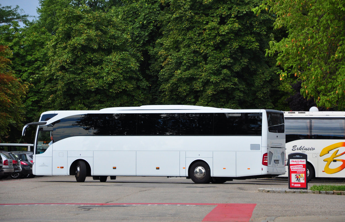 Mercedes Tourismo von EVO Bus aus der BRD in Krems gesehen.