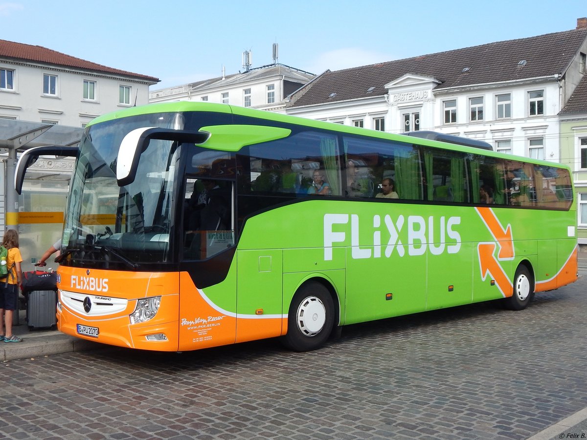 Mercedes Tourismo von Flixbus/Prima Klima Reisen aus Deutschland in Schwerin.