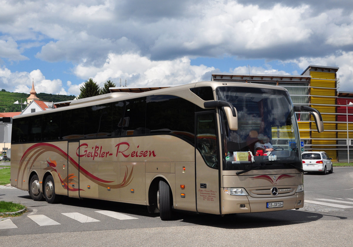 Mercedes Tourismo von Geiler Reisen aus der BRD in Krems gesehen.