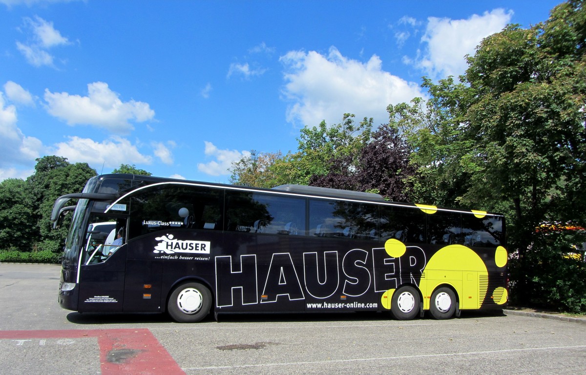 Mercedes Tourismo von Hauser Reisen aus der BRD in Juni 2015 in Krems.