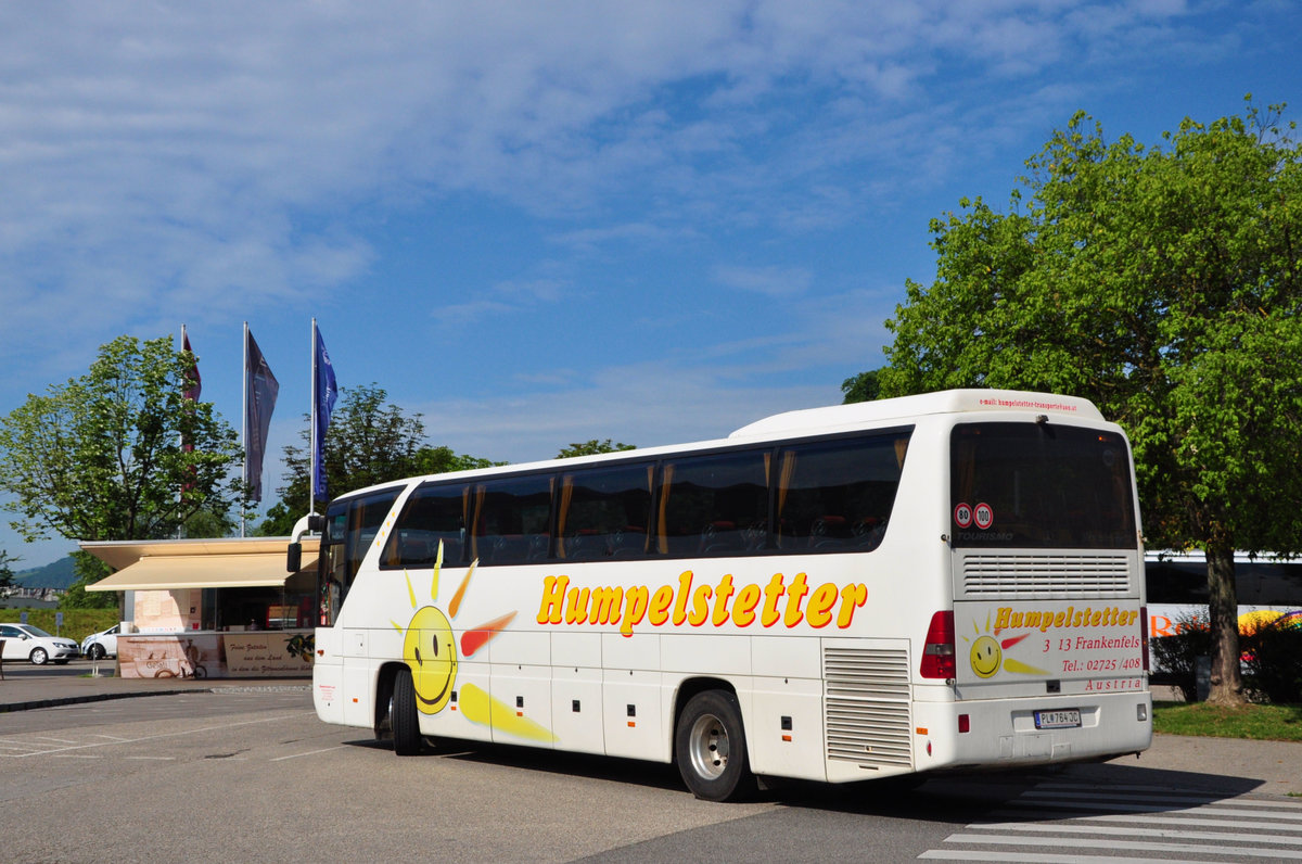 Mercedes Tourismo von Humpelstetter Reisen aus Niedersterreich in Krems gesehen.