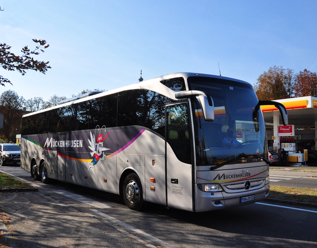 Mercedes Tourismo von Mckenhausen Reisen aus der BRD in Krems.