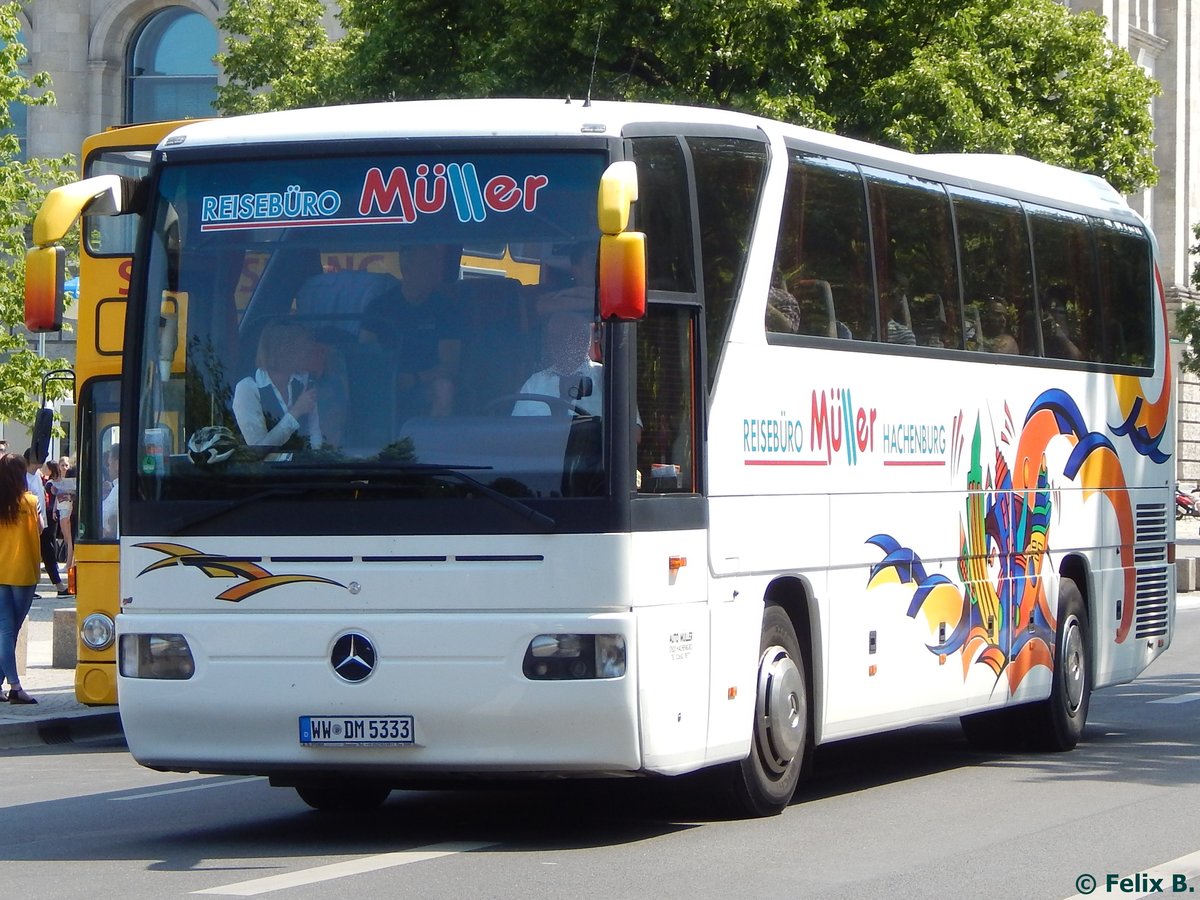 Mercedes Tourismo von Müller aus Deutschland in Berlin.