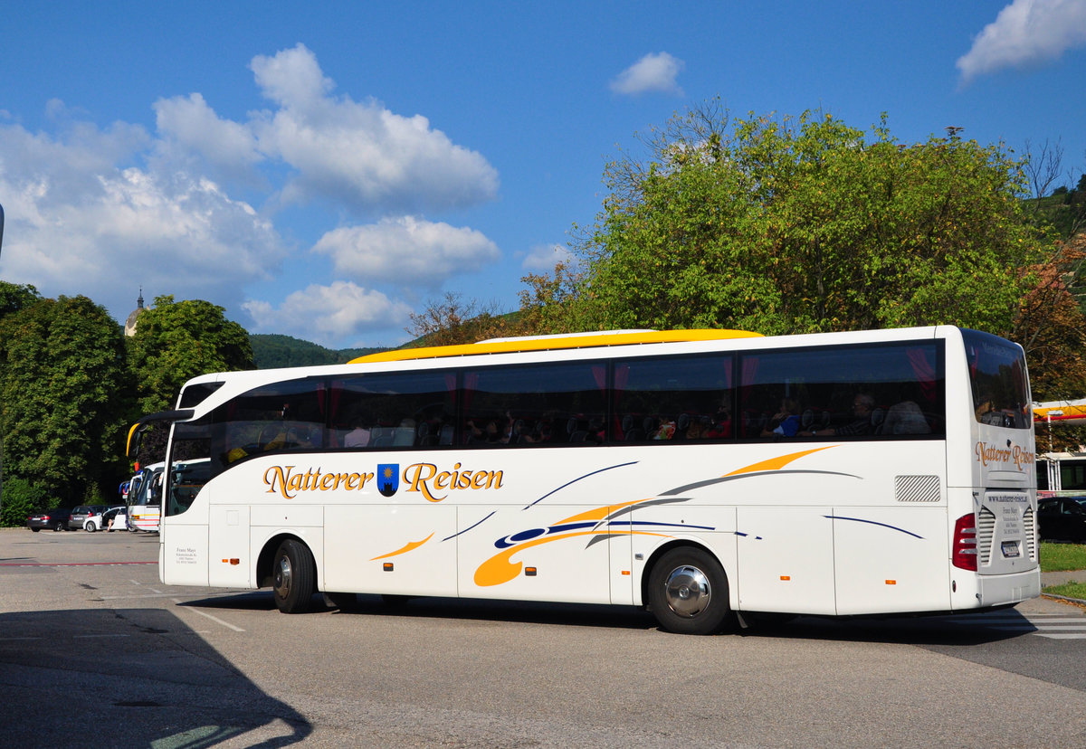 Mercedes Tourismo von Natterer Reisen aus sterreich in Krems gesehen.