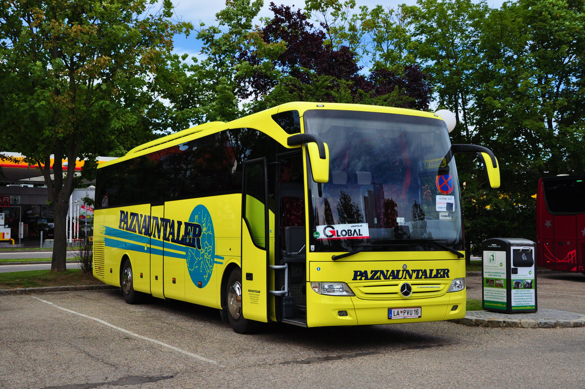 Mercedes Tourismo von  Paznauntaler  Reisen aus sterreich in Krems gesehen.