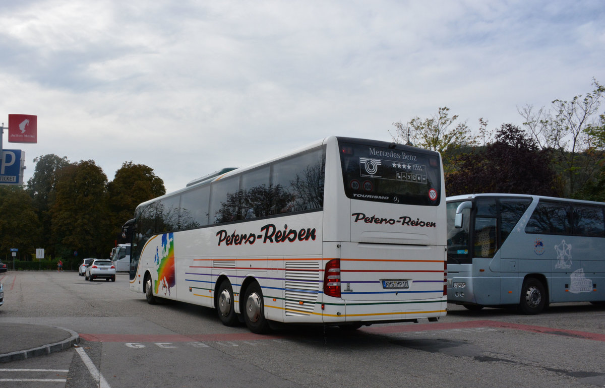 Mercedes Tourismo von Peters Reisen aus der bRD in Krems gesehen.