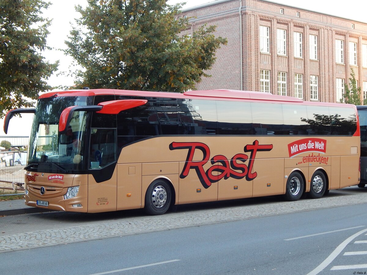 Mercedes Tourismo von Rast aus Deutschland in Neubrandenburg.