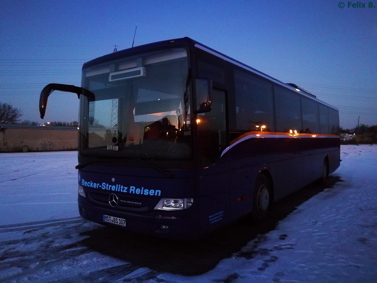 Mercedes Tourismo RH von Becker-Strelitz-Reisen aus Deutschland in Neubrandenburg.