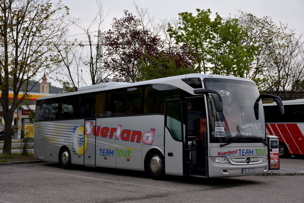 Mercedes Tourismo von Suerland Reisen aus der BRD in Krems.