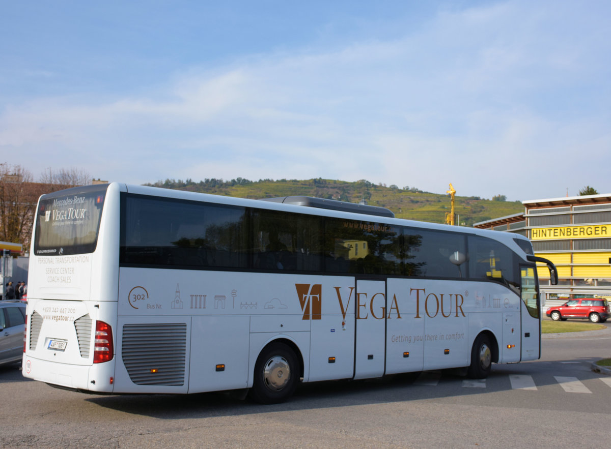 Mercedes Tourismo von VEGA TOUR aus der CZ in Krems.