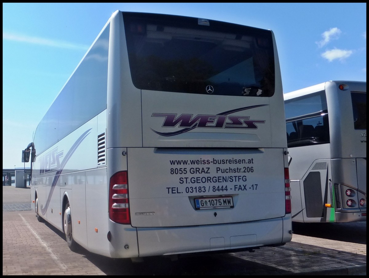 Mercedes Tourismo von Weiss aus sterreich im Stadthafen Sassnitz.