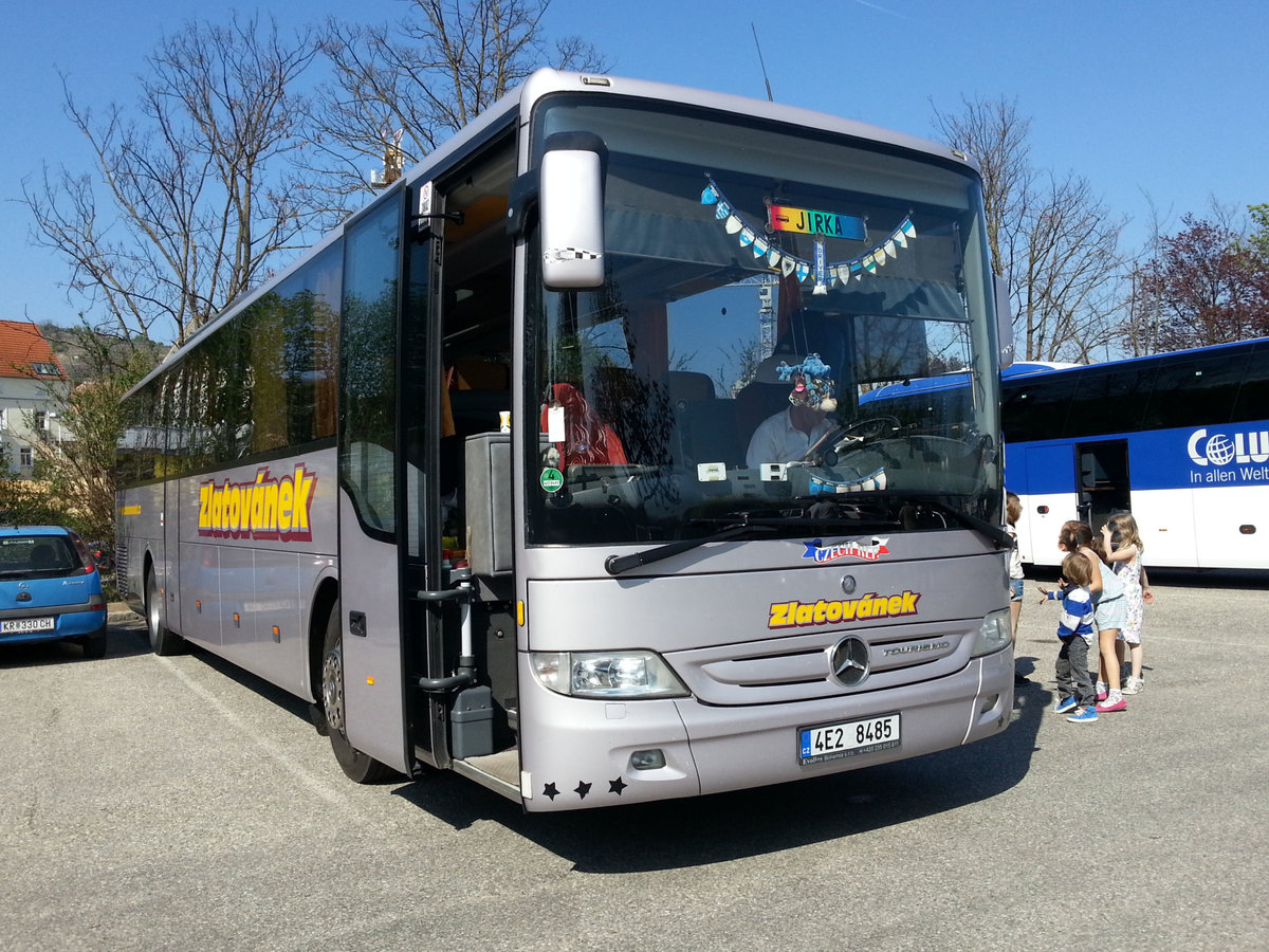 Mercedes Tourismo von Zlatovanek aus der CZ in Krems.