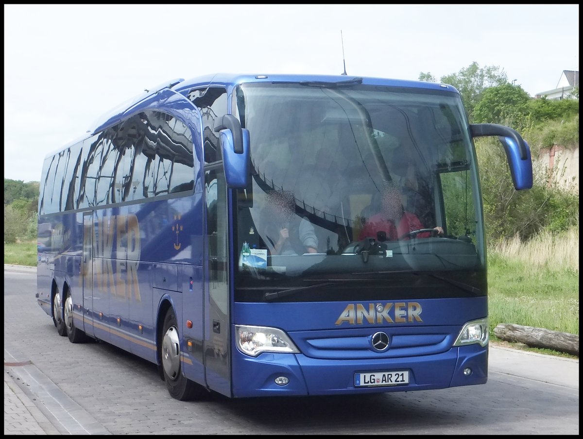 Mercedes Travego von Anker aus Deutschland im Stadthafen Sassnitz.