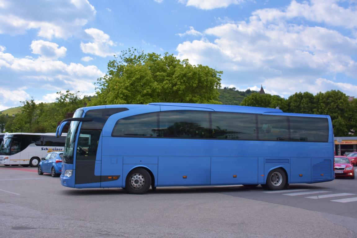 Mercedes Travego aus der CZ in Krems.