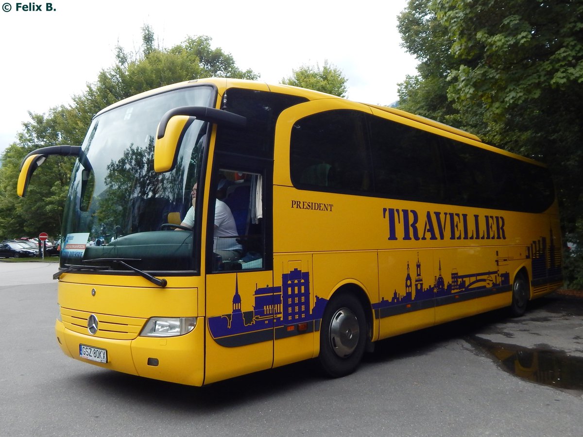 Mercedes Travego aus Polen (ex Traveller Buss/Schweden) beim Schloss Linderhof.