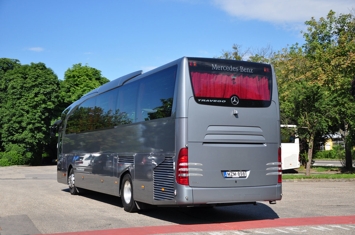 Mercedes Travego aus Ungarn in Krems gesehen.