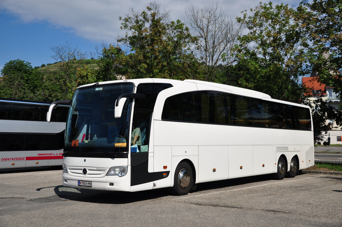 Mercedes Travego aus Wien in Krems gesehen.