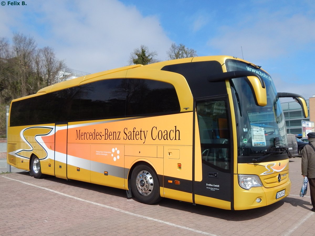 Mercedes Travego von Bohr aus Deutschland im Stadthafen Sassnitz.