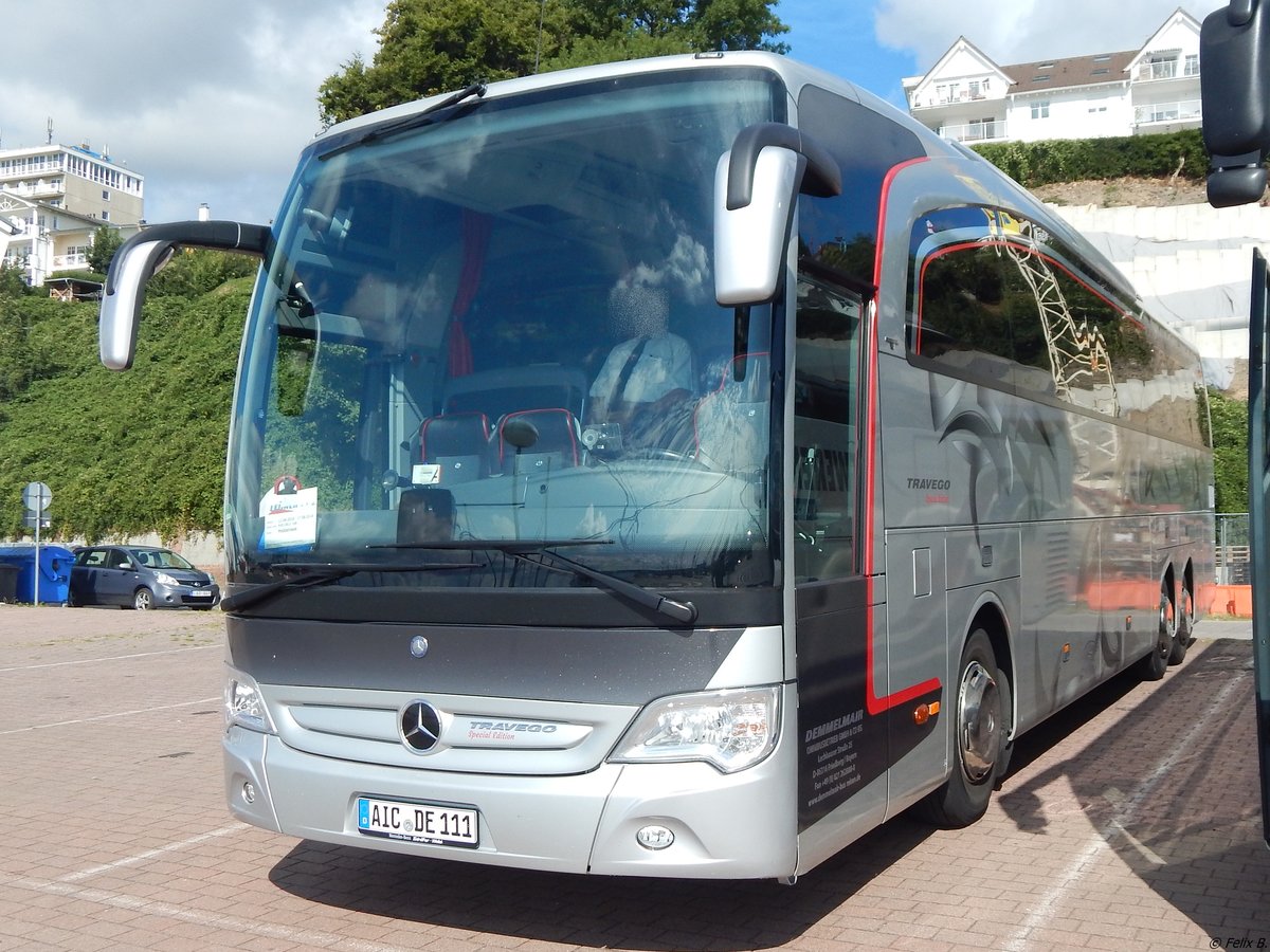 Mercedes Travego von Demmelmair aus Deutschland im Stadthafen Sassnitz.