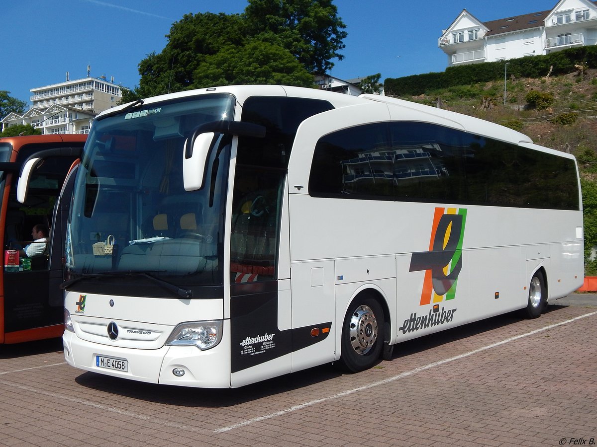 Mercedes Travego von Ettenhuber aus Deutschland im Stadthafen Sassnitz.