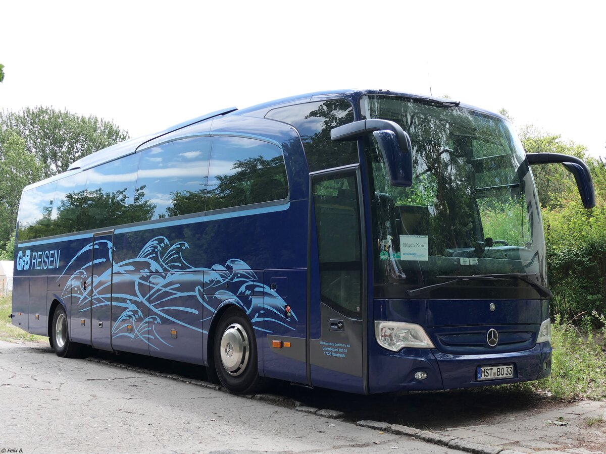 Mercedes Travego von GFB-Reisen aus Deutschland in Sassnitz.