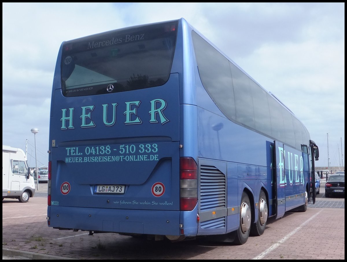 Mercedes Travego von Heuer aus Deutschland im Stadthafen Sassnitz.