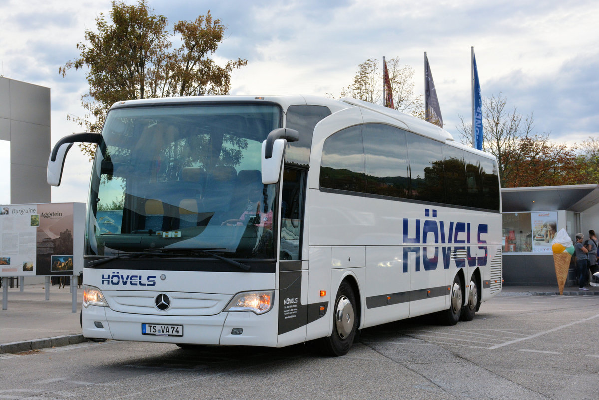 Mercedes Travego von Hvels Reisen aus der BRD in Krems gesehen.