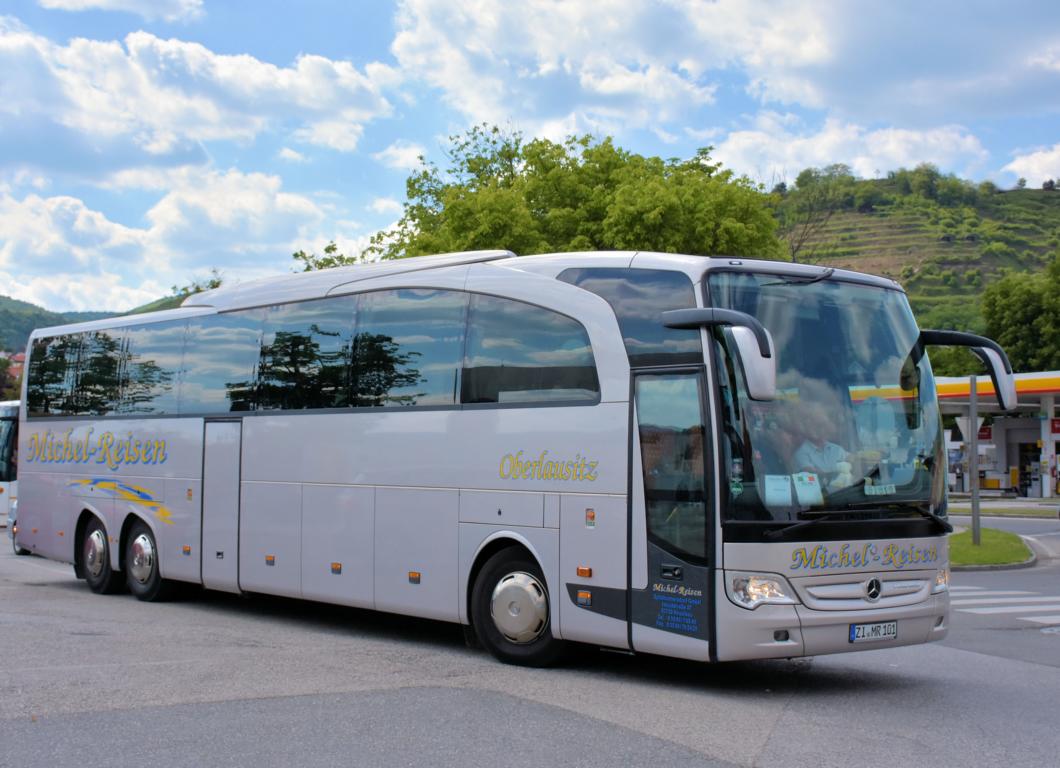 Mercedes Travego von Michel Reisen aus der BRD in Krems.