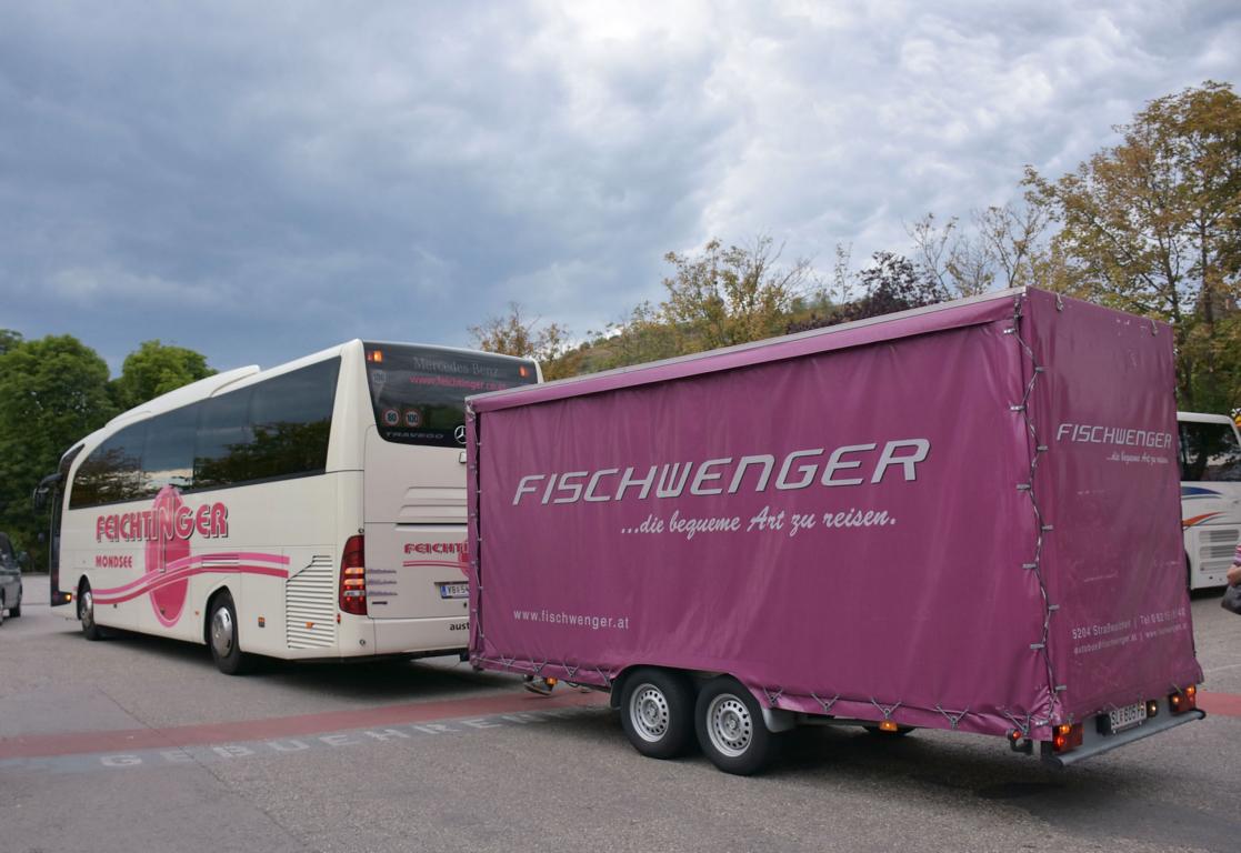 Mercedes Travego mit Radanhnger von Feichtinger Reisen aus sterreich 07/2017 in Krems.