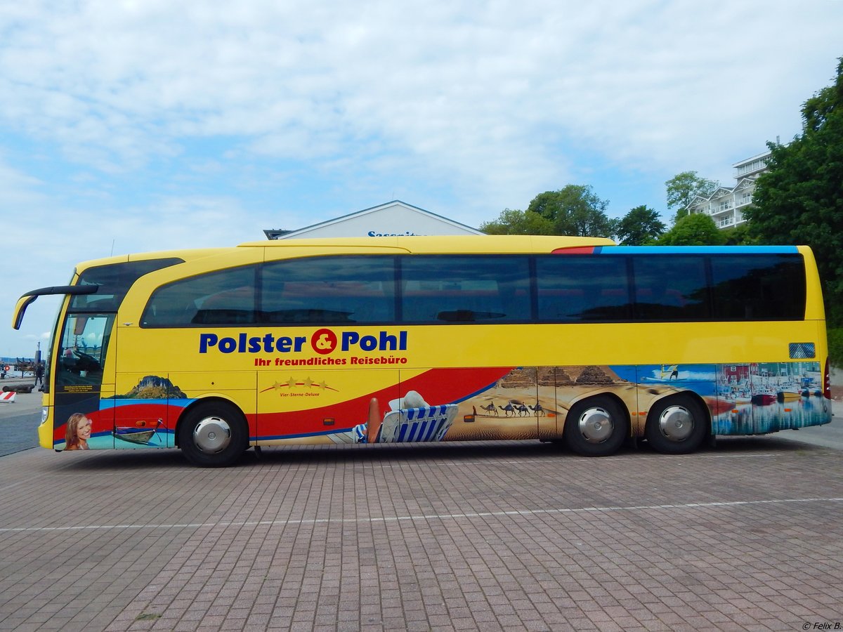 Mercedes Travego der Mitteldeutsche Reisebus GmbH Deutschland im Stadthafen Sassnitz.