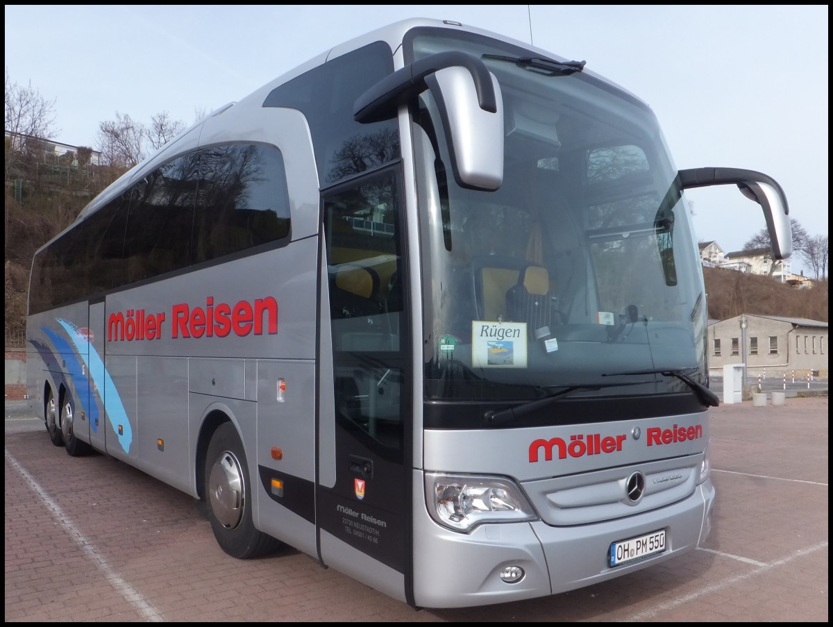 Mercedes Travego von Mller Reisen aus Deutschland im Stadthafen Sassnitz.